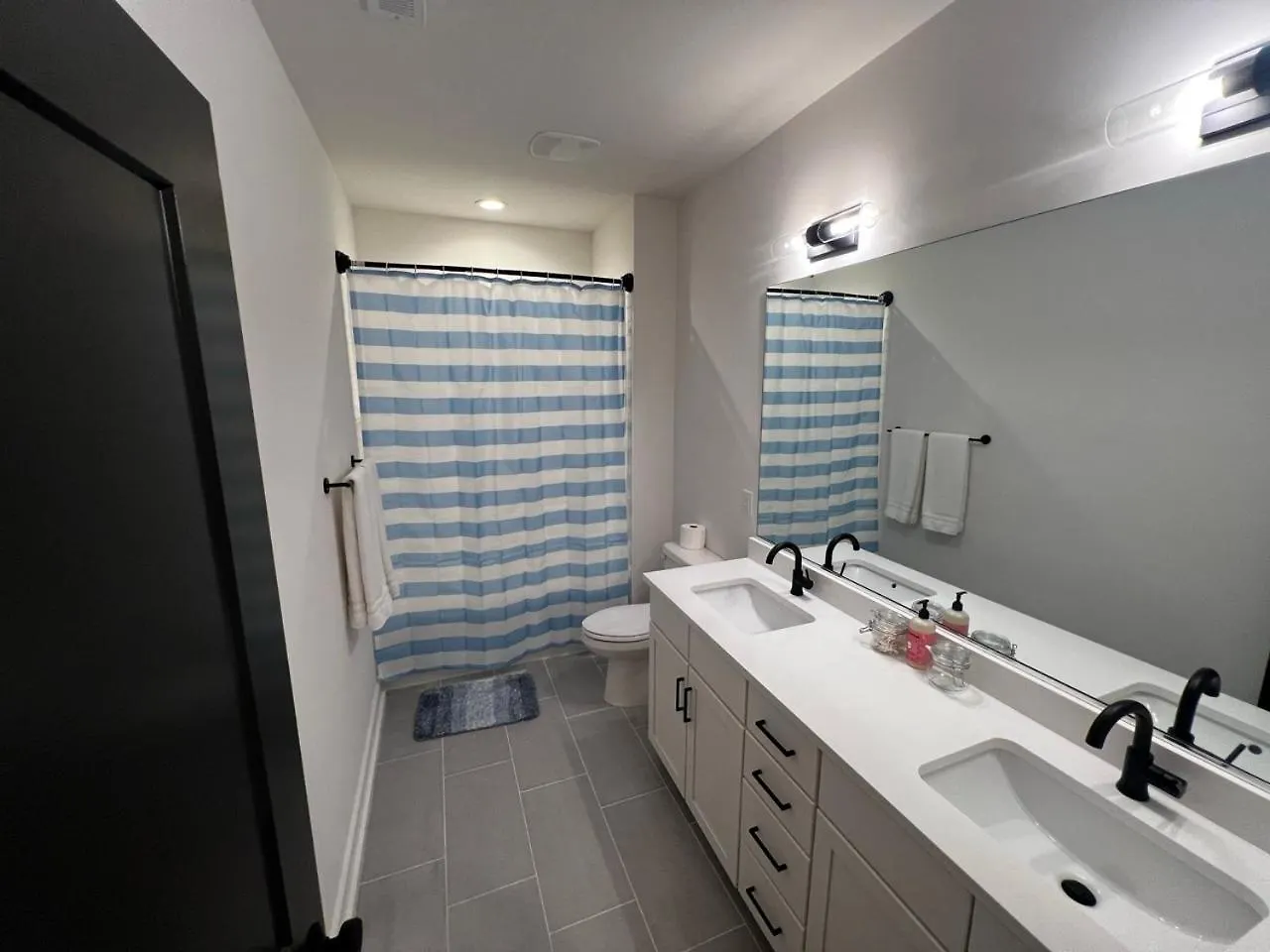 Holiday home Spacious And Comfy Clt Retreat Charlotte